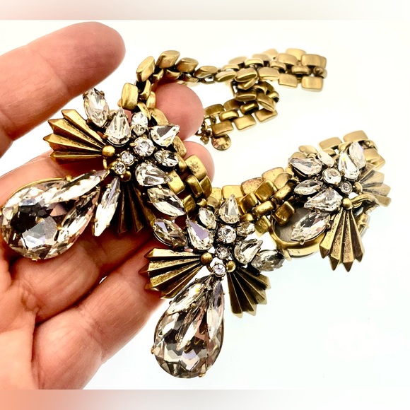 Beautiful Signed J.Crew Necklace Sparkling Crystal Cluster Gold Tone Statement - Picture 2 of 8